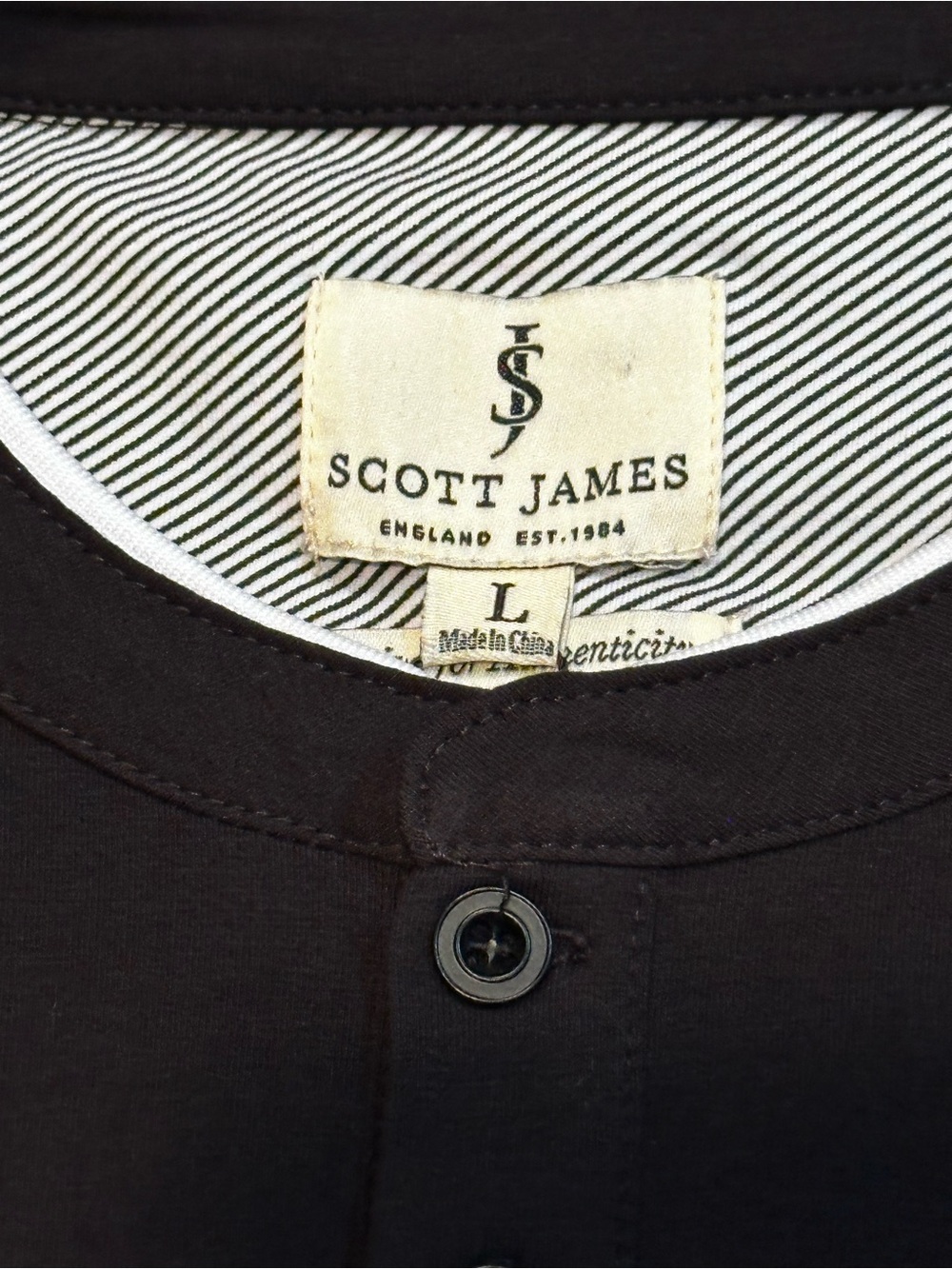 Men's Colorblock Henley Polo in Black and Light Gray - Picture 11 of 12